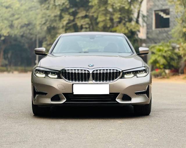 https://images10.gaadi.com/usedcar_image/4426971/original/processed_9fb5215bd635312cdebf6f3b11cebbc3.jpg?imwidth=6402