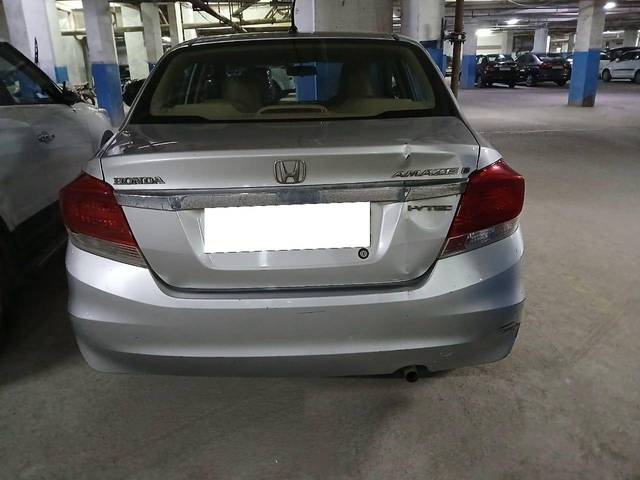 https://images10.gaadi.com/usedcar_image/4426978/original/34b2851a04e65c8bd236461635dbc363.jpg?imwidth=6402