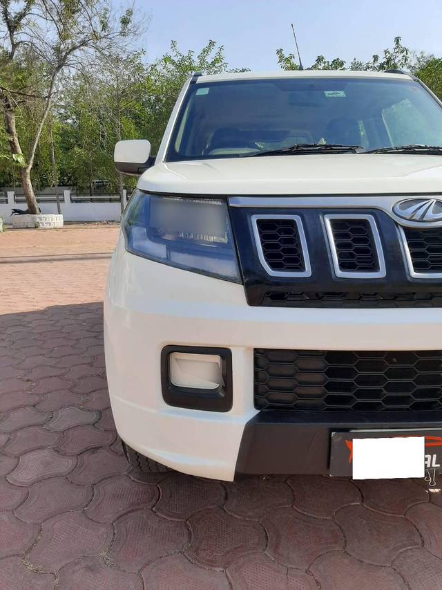 https://images10.gaadi.com/usedcar_image/4427124/original/processed_8b49b25293d5ecc7cd73422a6f1342e9.jpg?imwidth=6400