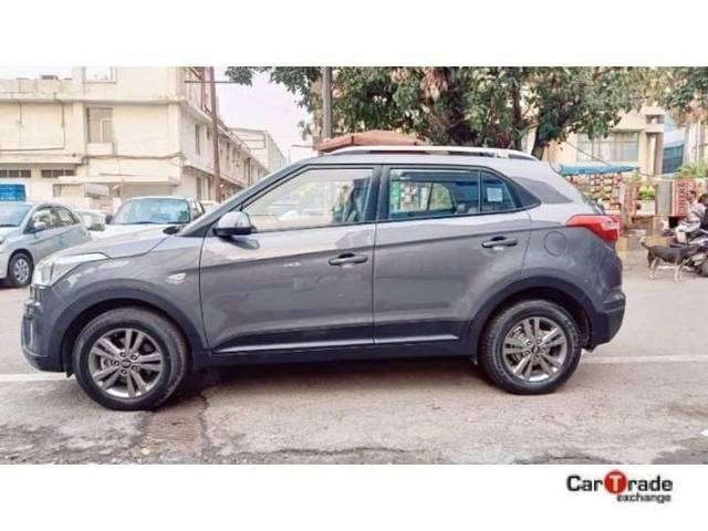 https://images10.gaadi.com/usedcar_image/4427132/original/processed_1708d6ac3900dfee5fcf8093cd67d7e2.jpg?imwidth=6402