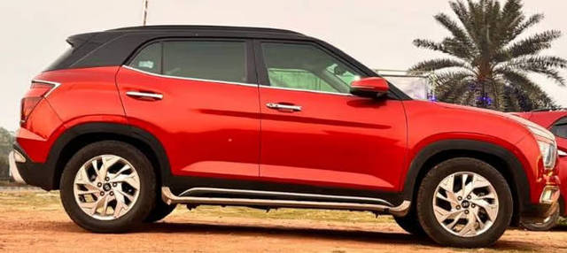 https://images10.gaadi.com/usedcar_image/4427171/original/873e24f2ce977a3e65ea908fee6b943d.jpg?imwidth=6401