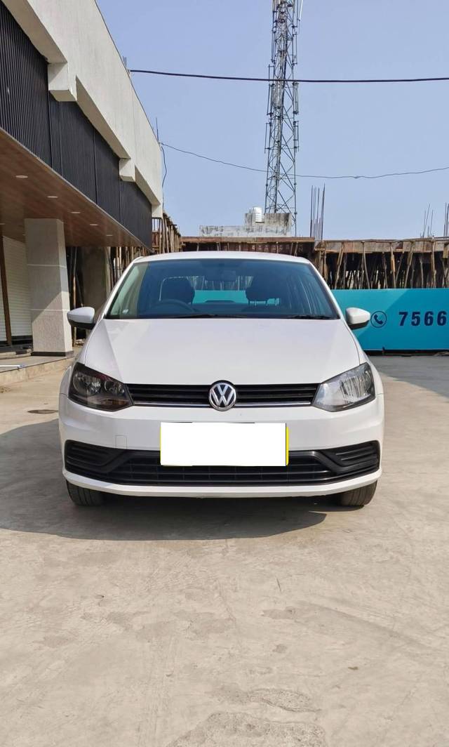 https://images10.gaadi.com/usedcar_image/4427215/original/processed_aae114c8822e1bd9c5977ab40606dc8c.jpg?imwidth=6402