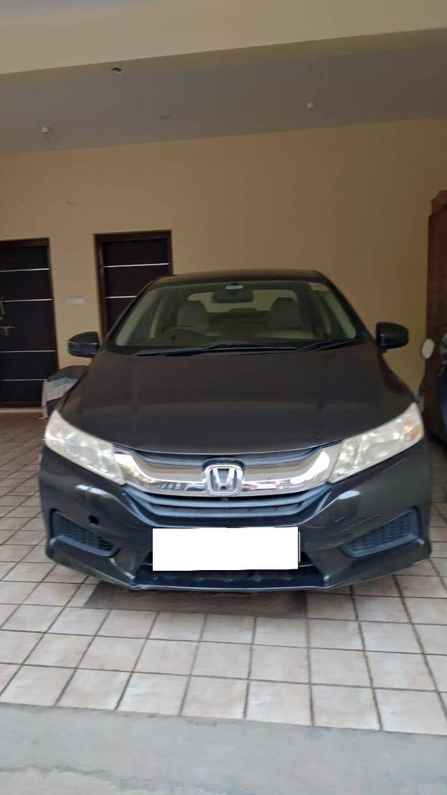 https://images10.gaadi.com/usedcar_image/4427335/original/5daa3878c70e39472db002e32e33e3b6.jpg?imwidth=6400