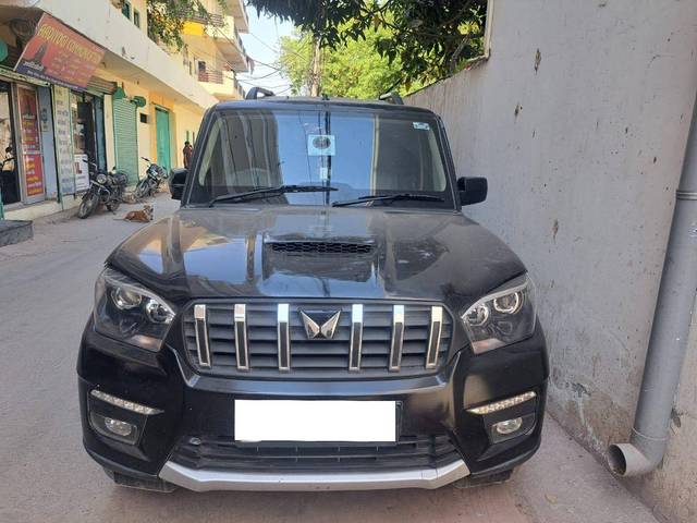 https://images10.gaadi.com/usedcar_image/4427531/original/04b965fd7d67e43f69c40c9d1f6bacdf.jpg?imwidth=6400