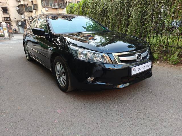 https://images10.gaadi.com/usedcar_image/4427572/original/1002c0110a96cfb31b34d71c2616eac7.jpeg?imwidth=6401