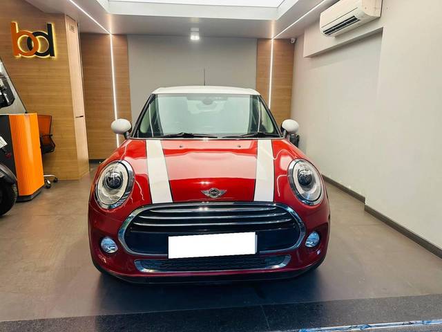 https://images10.gaadi.com/usedcar_image/4427678/original/processed_495a0d8eafee6667134f0fa2b25356c1.jpg?imwidth=6400