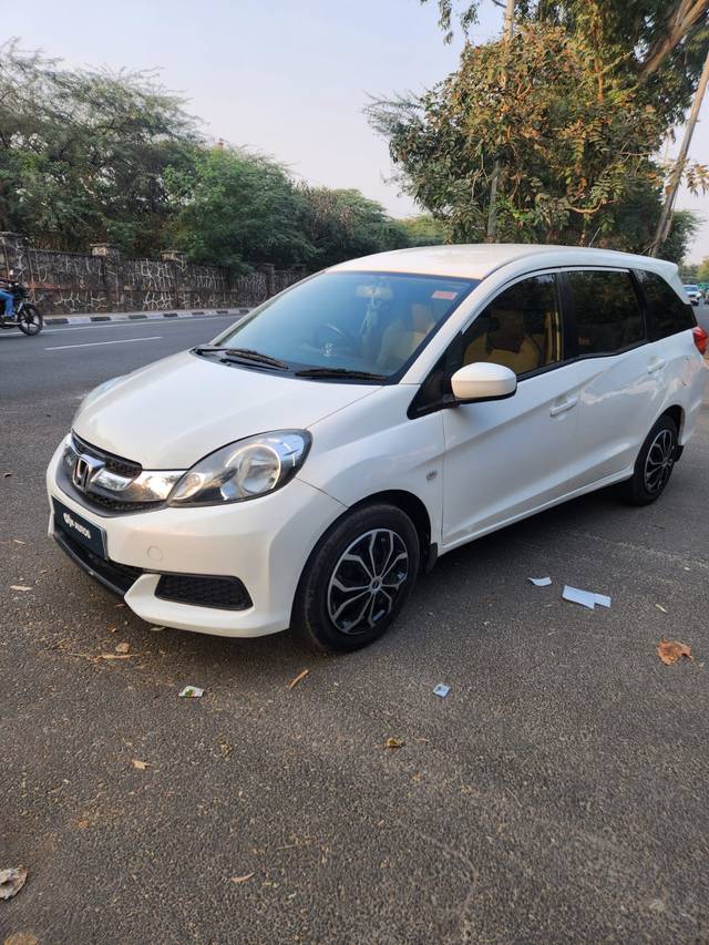 https://images10.gaadi.com/usedcar_image/4427839/original/7b0d9621de692e8cbdd35eaebe57460b.jpg?imwidth=6401