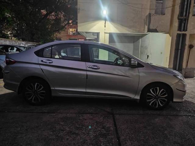 https://images10.gaadi.com/usedcar_image/4428301/original/processed_10f23daf-7dcd-4153-b1bd-0932d18734fd.jpeg?imwidth=6400