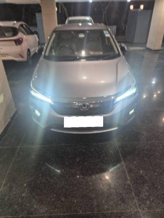 https://images10.gaadi.com/usedcar_image/4428319/original/a50203e43b68380f44c126b8f6c8f2ee.jpg?imwidth=6400