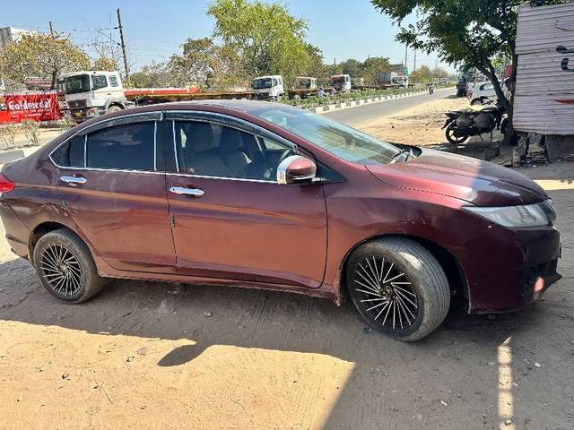 https://images10.gaadi.com/usedcar_image/4428340/original/5ba0750ea9a24da5bc670c8d2285ff75.jpeg?imwidth=6401