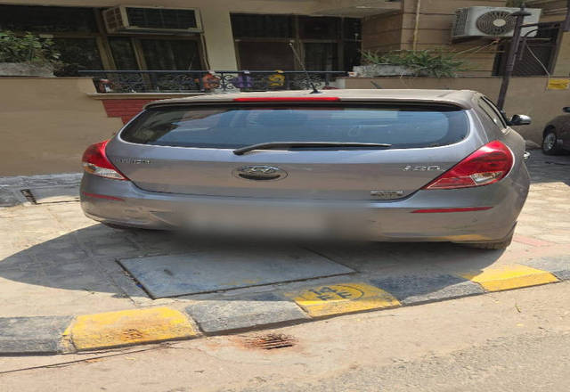 https://images10.gaadi.com/usedcar_image/4428369/original/c0209016f92840afb09c63d164f1d200.jpg?imwidth=6400