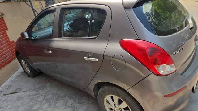 https://images10.gaadi.com/usedcar_image/4428369/original/c049ee631cba17f30fee7f2c7dcc7c21.jpg?imwidth=6402