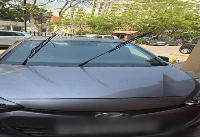 https://images10.gaadi.com/usedcar_image/4428369/original/e4fa9c990771079a0dac312e4a51693b.jpg?imwidth=6401