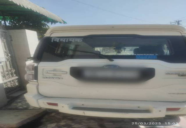 https://images10.gaadi.com/usedcar_image/4428532/original/16b91194fb6e79f27d55107c5e983d77.jpg?imwidth=6402