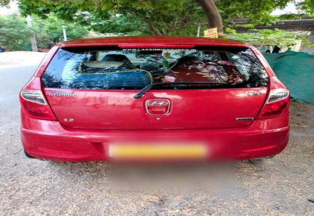 https://images10.gaadi.com/usedcar_image/4428552/original/2616ee23da2ca4f7fd9ee66493933fd2.jpg?imwidth=6401