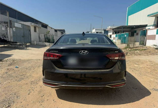 https://images10.gaadi.com/usedcar_image/4428802/original/d922964fa1500267ddcbc6f34637e86b.jpeg?imwidth=6402