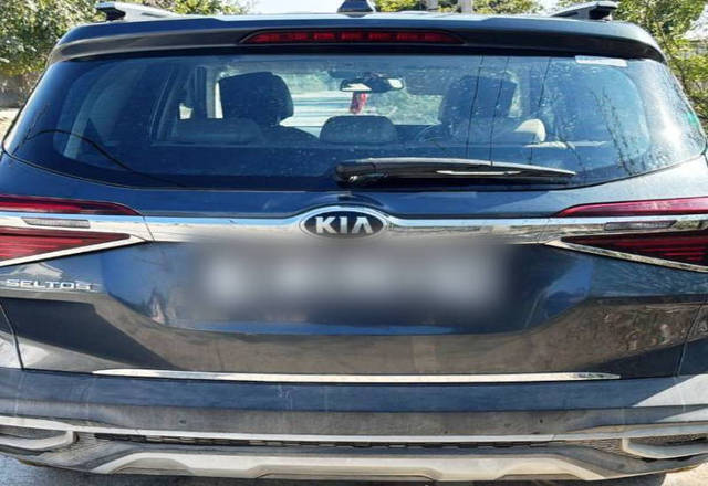 https://images10.gaadi.com/usedcar_image/4428806/original/65ba336c9c91d0dfbfd445f4e18c2acb.jpeg?imwidth=6400