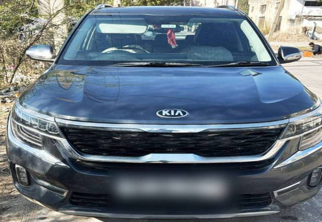 https://images10.gaadi.com/usedcar_image/4428806/original/9bd19fd9a4c7a105a8437b5d05851c71.jpeg?imwidth=6401
