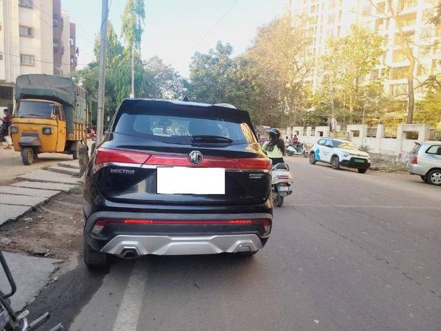 https://images10.gaadi.com/usedcar_image/4428878/original/a2a5a6ac1b3a8e35f185e41cda0993ff.jpeg?imwidth=6401
