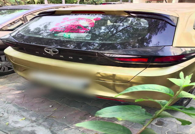 https://images10.gaadi.com/usedcar_image/4428916/original/8f5e7cef-07f9-4125-8c0b-c7b6cf36d6ee.?imwidth=6400