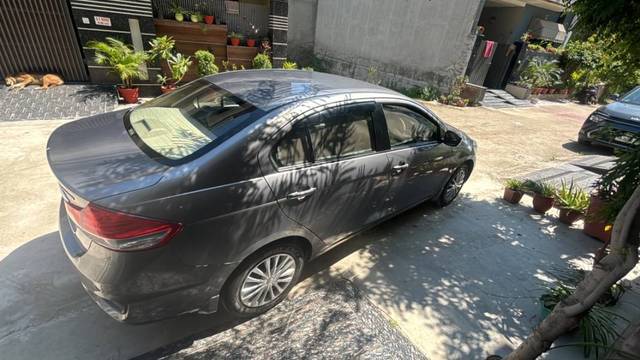 https://images10.gaadi.com/usedcar_image/4429375/original/f19ea83a3bf631b50cfcac222f2c4533.jpeg?imwidth=6400