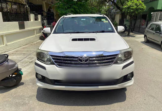 https://images10.gaadi.com/usedcar_image/4429757/original/19f4aef0-9186-41d8-8f26-464c426f67ca.?imwidth=6400