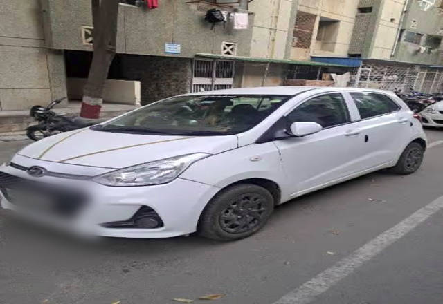 https://images10.gaadi.com/usedcar_image/4432801/original/035d654b-c8f7-4002-ae5e-a0a85b24f274.?imwidth=6400