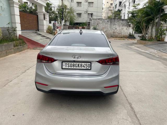 https://images10.gaadi.com/usedcar_image/4432833/original/a27dea0bc43b21ecaf7bc33a4b5471e1.jpg?imwidth=6401
