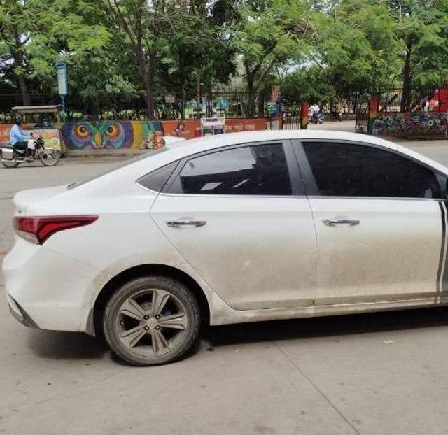 https://images10.gaadi.com/usedcar_image/4433053/original/processed_2d309fcf-3b6a-4b71-9e91-65b841540ec7.jpeg?imwidth=6402