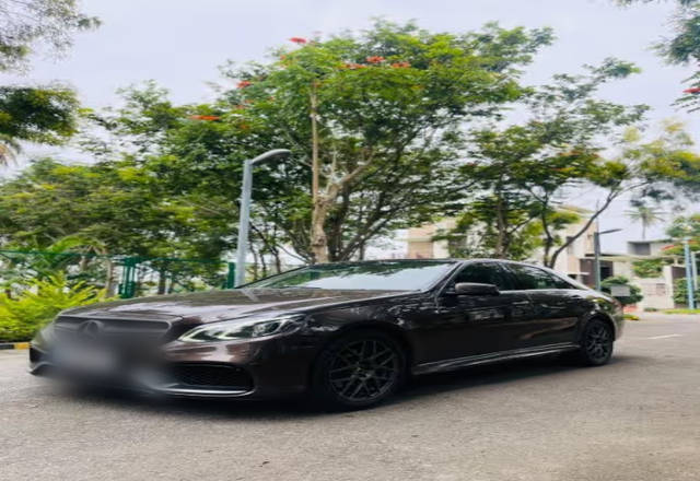 https://images10.gaadi.com/usedcar_image/4434091/original/9b5e8cea-59ee-476d-8902-86bd5791a408.?imwidth=6400