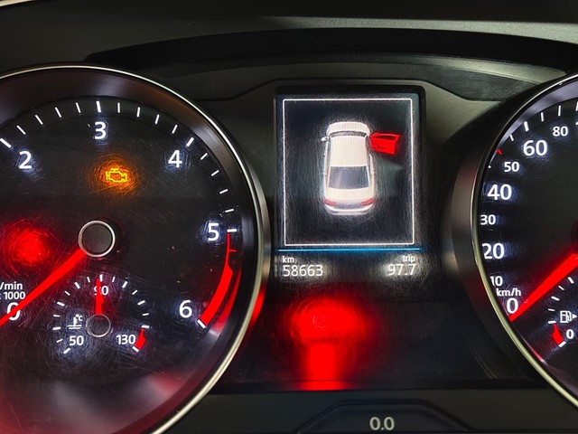 Second-hand 2018 Volkswagen Passat 2.0 TDI AT Highline for sale in Pune-8