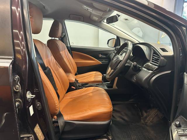 https://images10.gaadi.com/usedcar_image/4434961/original/ad5ec796f442a4a3e871e411d8734cf7.jpeg?imwidth=6402