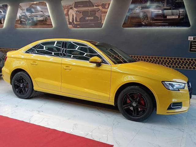 https://images10.gaadi.com/usedcar_image/4434968/original/processed_9682e60885dcf26f026b9aa6161f3863.jpg?imwidth=6402