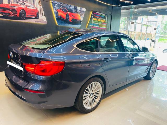 https://images10.gaadi.com/usedcar_image/4435619/original/processed_1421993ec39224fe18d171872bc91d64.jpg?imwidth=6401