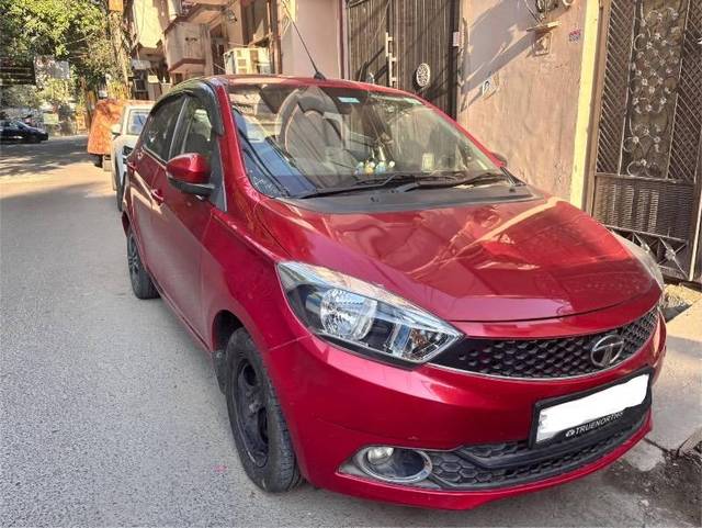 https://images10.gaadi.com/usedcar_image/4435668/original/processed_828e183f-a51f-44b9-95c7-aae5f118645c.jpeg?imwidth=6400