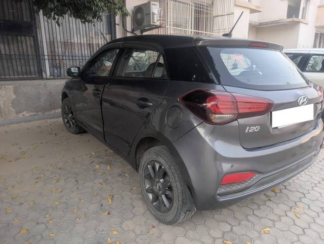 https://images10.gaadi.com/usedcar_image/4436709/original/processed_processed_d4c796a6-9d03-4aeb-b5ff-41f73f2d8270.jpg?imwidth=6400