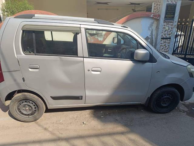https://images10.gaadi.com/usedcar_image/4436786/original/processed_f5ac17b0-3cc7-45a7-89c0-412713f4e9ae.jpg?imwidth=6402