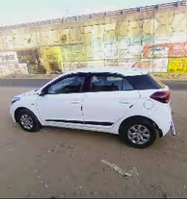 https://images10.gaadi.com/usedcar_image/4437020/original/860d7ff8-360c-486a-8c3f-974226bc9864.png?imwidth=6400