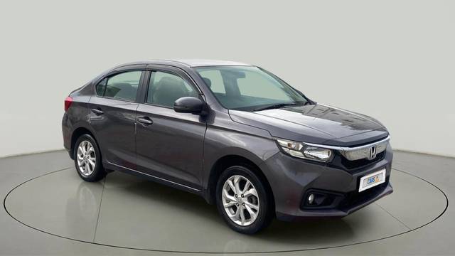 https://images10.gaadi.com/usedcar_image/4437088/original/114e84b0491d6562853e02f36a793470.jpg?imwidth=6400