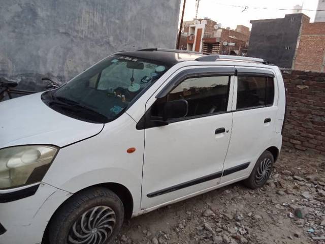https://images10.gaadi.com/usedcar_image/4437321/original/processed_480caa33-62b1-4932-8641-3802fecbf84c.jpg?imwidth=6400