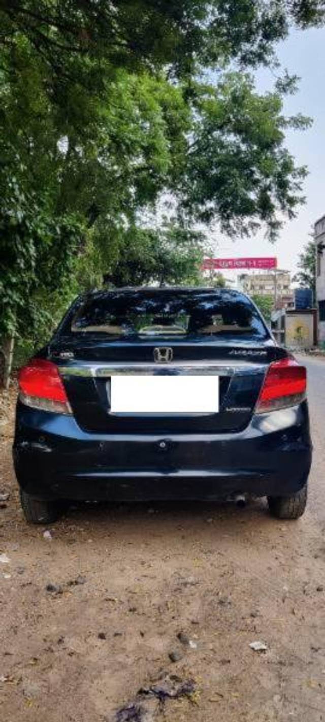 https://images10.gaadi.com/usedcar_image/4437478/original/processed_da95c914-0fa0-46ae-87ff-57828c2f12b4.jpg?imwidth=6401