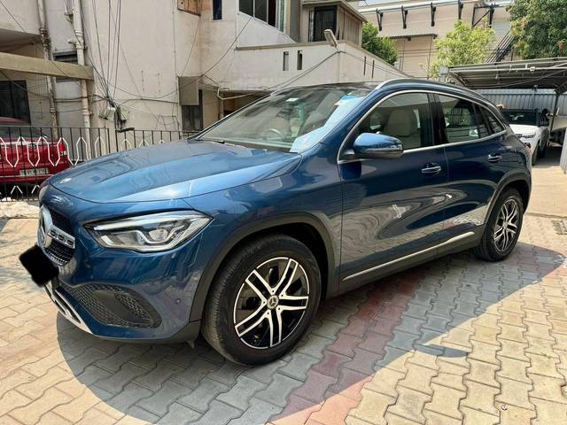 https://images10.gaadi.com/usedcar_image/4438071/original/processed_26f91c4a7610f7fb504e766de9216867.jpg?imwidth=6402