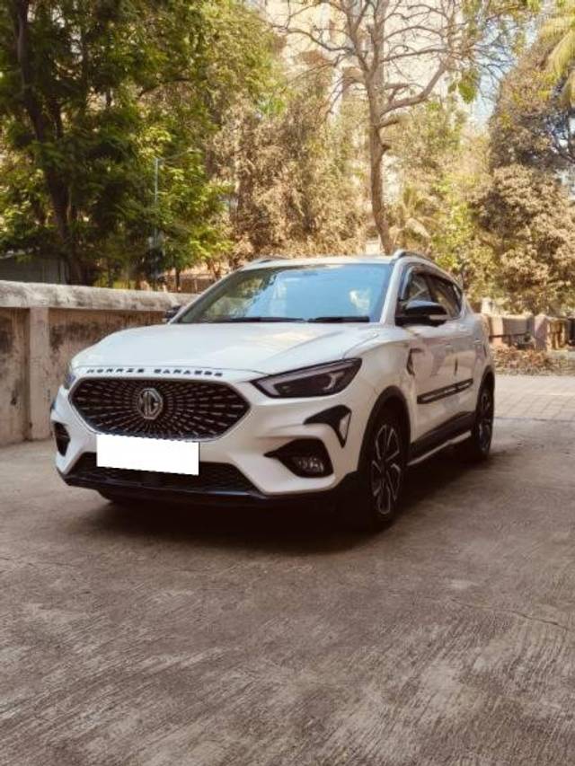 https://images10.gaadi.com/usedcar_image/4438423/original/processed_f717f77e-922b-457d-adea-14310073e97a.jpg?imwidth=6402