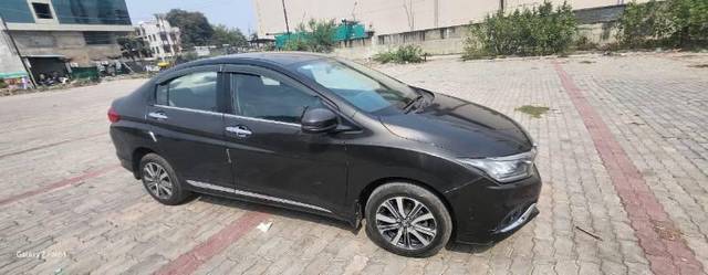 https://images10.gaadi.com/usedcar_image/4438655/original/processed_f2e68b68-9a40-4579-9d28-dc65c61bdf93.jpg?imwidth=6400