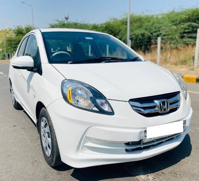 https://images10.gaadi.com/usedcar_image/4438672/original/processed_883586fbc495f713c3e6dec32ca256ca.jpg?imwidth=6400