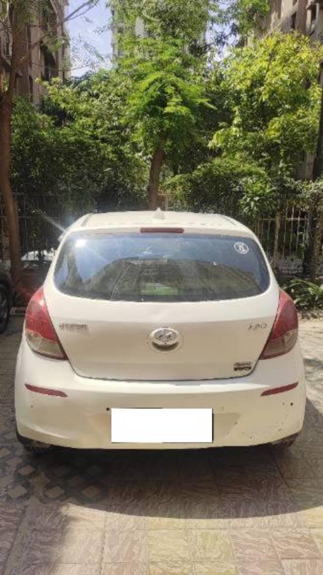 https://images10.gaadi.com/usedcar_image/4439010/original/processed_bcb77a48-24dc-4026-b999-4758fcf917f6.jpg?imwidth=6401