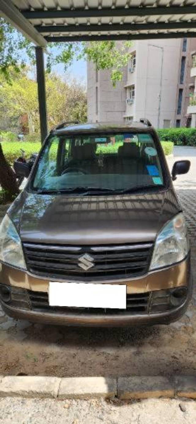 https://images10.gaadi.com/usedcar_image/4439037/original/processed_588de956-4acd-4e9d-a002-77ceb67b3916.jpg?imwidth=6400