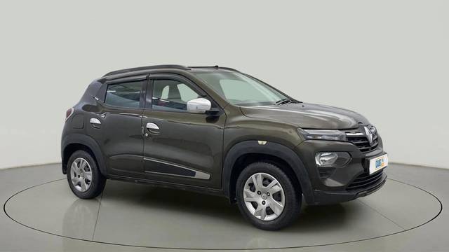 https://images10.gaadi.com/usedcar_image/4439150/original/8c23a98109a127a45ce7acdcade6b98c.jpg?imwidth=6400