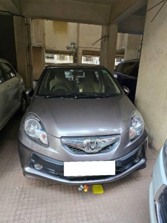 https://images10.gaadi.com/usedcar_image/4439192/original/processed_c2cadebf-bed4-4549-a67c-4ee07670945e.jpg?imwidth=6402