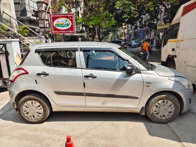 https://images10.gaadi.com/usedcar_image/4439452/original/processed_d035125c-5c80-488c-bf64-ddc288bf694b.jpg?imwidth=6401